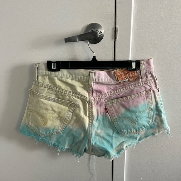Levi’s vintage tie dye Jean shorts vintage - Picture 2 of 4
